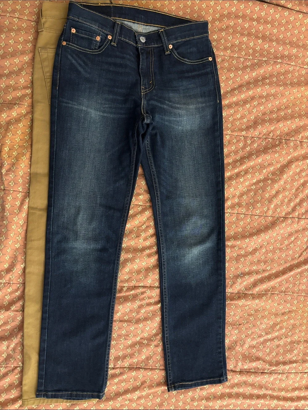 511 & 513 Levi's Slim Straight Jeans in Dark Blue Denim and Khaki Size 29x30